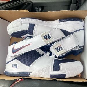 Zoom lebron 2 size 11